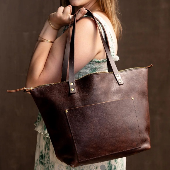 Portland Leather Oversized Zip Tote in Coldbrew - Picture 8 of 16
